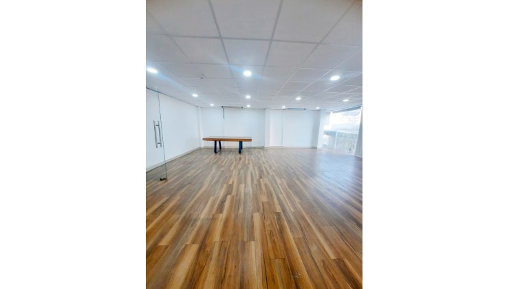 Cần cho thuê văn phòng sàn gỗ 60m2 Trần Huy Liệu chỉ từ 13 Triệu / th