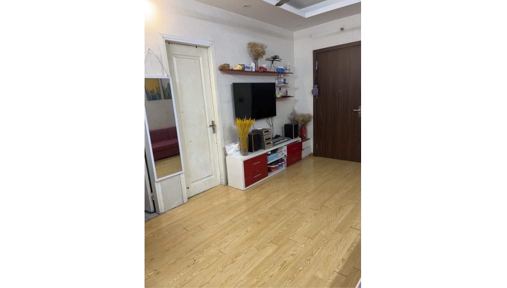 Chung cư Lô góc Kim Văn, Kim Lú, Full nội thất, ở ngay 74m2, 3 ngủ, 2 WC, Giá 1.8xx tỷ.