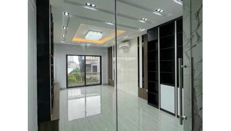 Siêu Phẩm, Nhà Ngọc Thụy, Long Biên 7T, 43m2 chỉ 6,95 tỷ (ngõ thông, ô tô vào nhà)