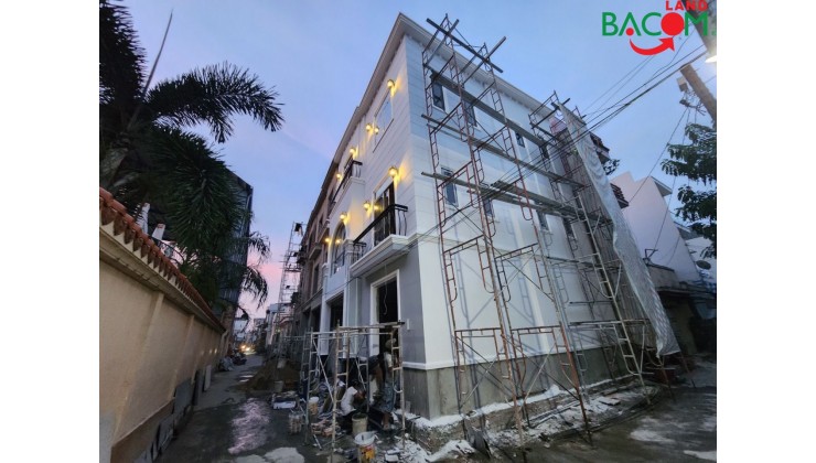 Bán nhà đẹp phong cách Châu Âu hiện đại, 3 lầu, tổng dt 180m2, P. Tân Phong, Biên Hòa giá chỉ 4.9 tỷ