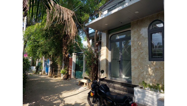 Bán nhà Vĩnh Ngọc Nha Trang gần bờ kè thích hợp cho thuê.
