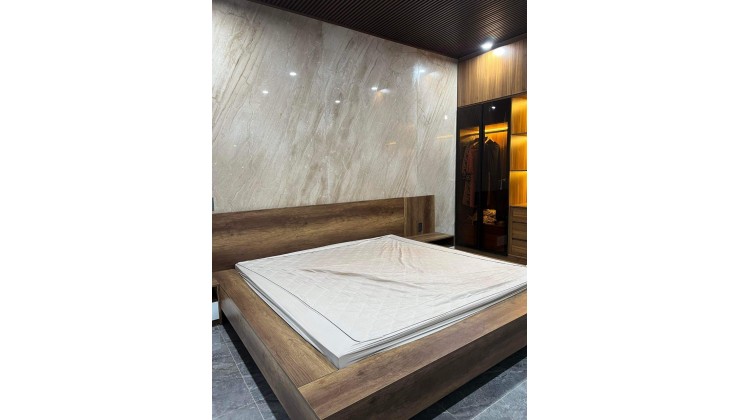 Sang nhượng lại Shophouse 4 tầng giá tốt tại đường Trương Quốc Dụng, dtxd 374 m2, 2 mặt tiền