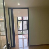Nhỉnh 3 tỷ nhà Gia Quất Long Biên 48Mx4T ngõ thông ô tô đỗ cửa sát phố.