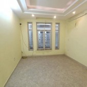 2 Tỷ 7 có ngay nhà 31m2, 2 tầng, mt 3.5 m, sổ đỏ , Văn Miếu – Đống Đa