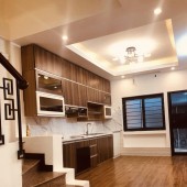 BÁN NHÀ ĐỖ QUANG TRUNG HÒA HOT NHẤT QUẬN CẦU GIẤY
68M2 - 2 MẶT ĐƯỜNG OTO TRÁNH  ĐỖ TRƯỚC SAU - MỞ CỬA 2 MẶT OK - Ô CHỜ THANG MÁY – GÍA TỐT 15 TỶ