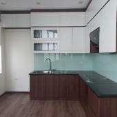 Nhỉnh 5 tỷ nhà đẹp Bồ Đề Long Biên 45Mx5T ô tô vào nhà ngõ thông full nội thất.