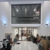 Nhà cực đẹp đường xe tải Trần Xuân Soạn Quận 7 giá hạt dẻ