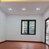 Bán Nhà Kim Mã- Ba Đình, Dân Trí cao - Ba bước chân ra Phố . DT:39M- 4 tầng Giá 3.8tỷ.