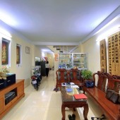 Bán đất tặng nhà Văn Cao Ba Đình. 55m2. Giá: 8.5 tỷ. Ô tô lùi cửa, Sát phố
