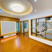 Bán nhà Khương Đình, Thanh Xuân 42m x 5 tầng, mặt tiền 4.7m, giá 6.6 tỷ