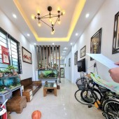Bán nhà Cổ Linh 40m2*4T - 3.5 tỷ. Nhà cách AEON Long Biên 200M.