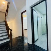 GARA Ô TÔ - LÔ GÓC - VÀI BƯỚC RA PHỐ - GẦN CẦU CHƯƠNG DƯƠNG - NHÀ MỚI ĐẸP ĐÓN TẾT