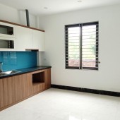 Bán nhà hơn 1.5 tỷ cạnh trạm bơm YÊN NGHĨA, 40m2 x 3 tầng, ô tô đỗ sát nhà.