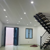 Chính chủ cần bán nhà Thượng Thanh Long Biên 40Mx4T ngõ thông ô tô qua nhà giá 2.95 tỷ.