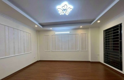 Nhà Thạch Bàn, 40m, 5 tầng, nhỉnh 2,5 tỷ