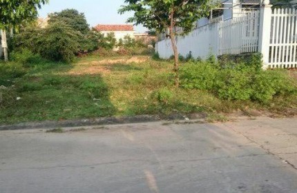 HỤT VỐN LÀM ĂN,BÁN RẺ 2 NỀN ĐẤT XÂY TRỌ (600M2-THỔ CƯ-GÁI 650TR) ĐỐI DIỆN KCN BECAMEX,SÁT UBND CHỢ TRƯỜNG