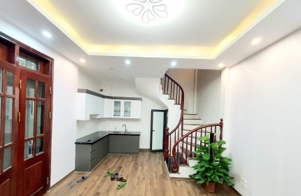 Bán nhà Kim Giang, Thanh Xuân 30m x 5 tầng, mặt tiền 4.5m, giá 3.85 tỷ