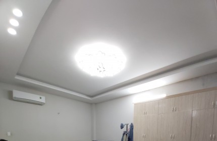 Giảm 200tr cần bán gấp nhà CHU VĂN AN, BTCT, 4 lầu, 4m x 13m, 5.7 tỷ: