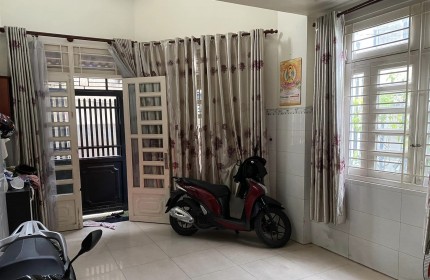 Bán Nhà HXH Lạc Long Quân, Quận Tân Bình, 54m2, 5 Tầng, Chỉ 8.3 Tỷ TL