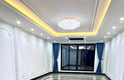 Đẹp mê ly, Nhà Cầu Giấy phân lô, 3 ô tô tránh, 80m2, giá 17.7 tỷ (Đẹp - rẻ nhất phân khúc)