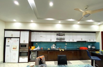 Bán 120m2 đất , Vị trí đắc địa, Phố Cát Linh, Đống Đa.  Mặt tiền 9m, đường 2 ô tô tránh.