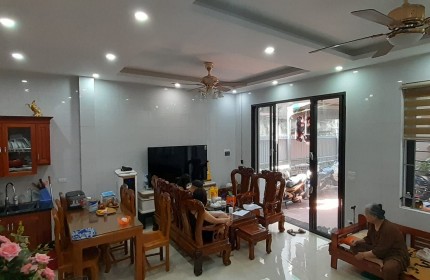 CẦN BÁN GẤP NHÀ HỒNG TIẾN - CHỦ TỰ  XÂY - 4 THOÁNG VĨNH VIỄN- 10M Ô TÔ TRÁNH - NGÕ THÔNG - TẶNG HẾT NỘI THẤT