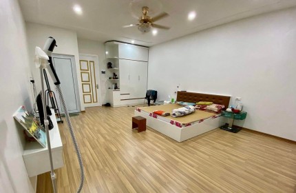 Bán nhà phố Ái Mộ, Long Biên. 40m2 6 tầng đường Ô tô Kinh doanh