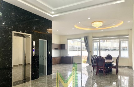 Bán biệt thự Đà Lạt 283m2, giá 14 tỷ có thang máy, mới xây dựng