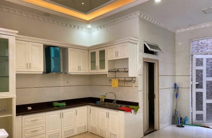 NHÀ 2 MẶT TIỀN, LẠC LONG QUÂN, NGỘP NGÂN HÀNG, 5 TẦNG, 54m2, GIẢM TỚI 500 TRIỆU