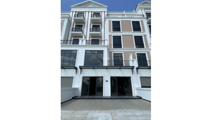 Trục T17 Manhattan SHOPHOUSE. - Diện tích: 144m2 - Xây dựng 5 tầng