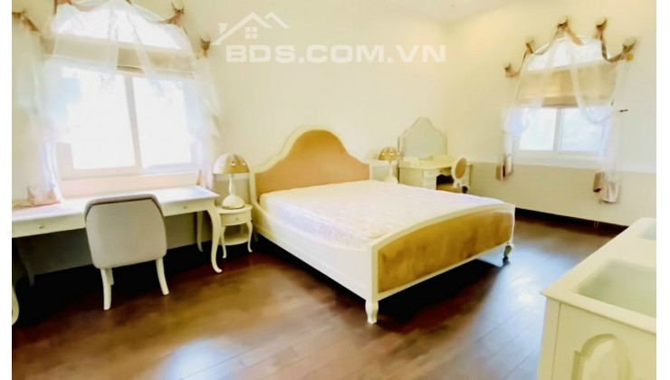 Biệt thự Phú Mỹ Hưng đủ nội thất, an ninh, 4 phòng ngủ cho thuê giá 30 triệu/tháng
