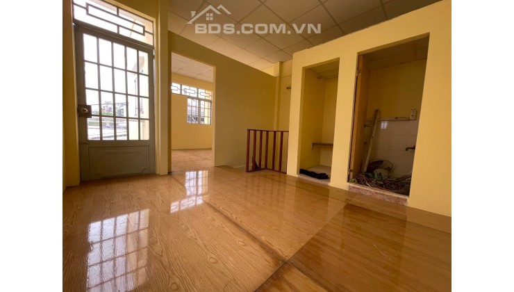 Bán nhà 2 TẦNG 4x8, HẺM XE HƠI Huỳnh Tấn Phát, phường Phú thuận,, Quận 7 giá chỉ 2,4 tỷ