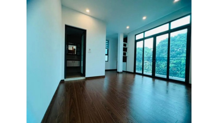 BÁN NHÀ PHẠM VĂN ĐỒNG 50M2- THANG MÁY VÙ VÙ- 30M Ô TÔ TRÁNH. 5 TỶ