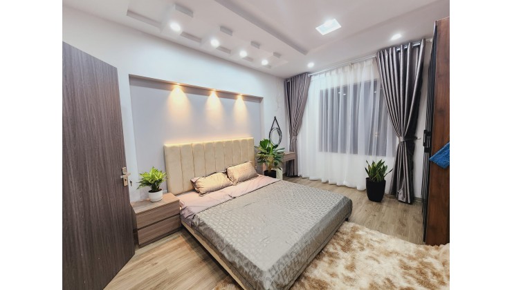Bán nhà THỊNH QUANG, Nhà mới đẹp, hiện đại 38m2 x 5T, Giá 4,35  Tỷ