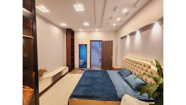 Bán nhà THỊNH QUANG, Nhà mới đẹp, hiện đại 38m2 x 5T, Giá 4,35  Tỷ