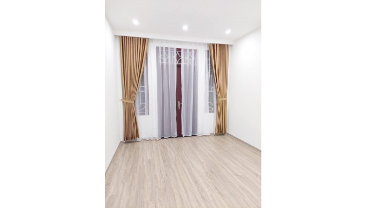 Bán Nhà Tân Mai 40m x 6 Tầng Ngõ Thông Kinh Doanh, Ô Tô 3 Bước, Nhà Mới Đẹp Chỉ 4 Tỷ 5