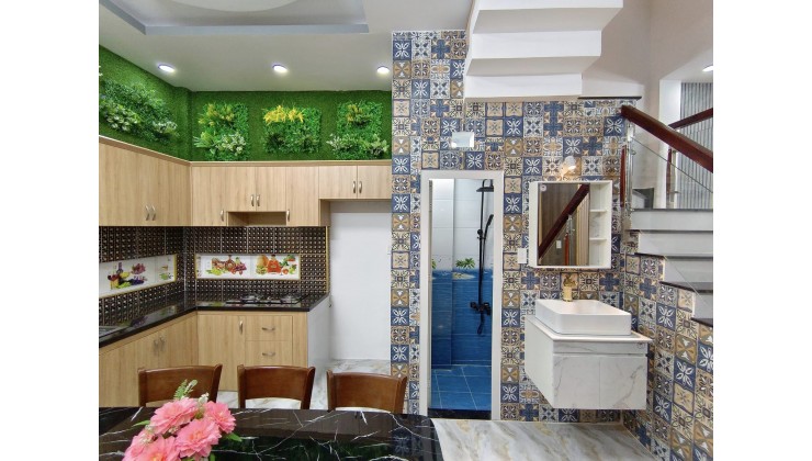 Bán nhà LÊ TRỰC, B THẠNH, 4M X 11M, 4 LẦU, 4.9 TỶ: