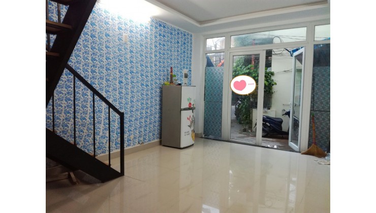 Bán nhà 100m2, sát đường Hoàng Diệu, nhỉnh 2 tỷ