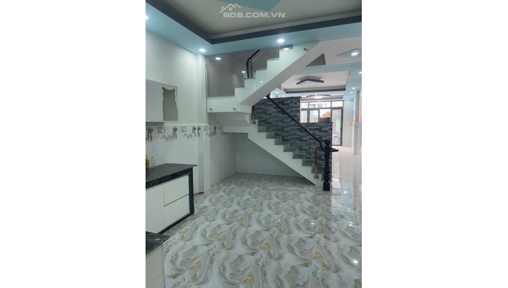 bán gấp nhà ở liền, 220m2, 6PN, HXH, lương văn can phường 15 quận 8. 0901370397