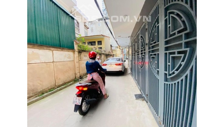 Bán nhà Xã Đàn 4,9  tỷ, gần hồ Nam Đồng, DT 39m2, cách ô tô chỉ 40m