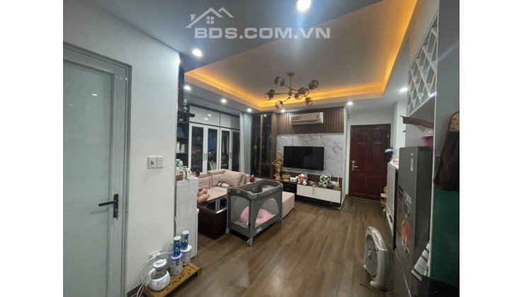 Bán nhà Từ Liêm 50m2, lô góc cực hiếm, vài bước ra đường lớn ô tô tránh, nhỉnh 5 tỷ