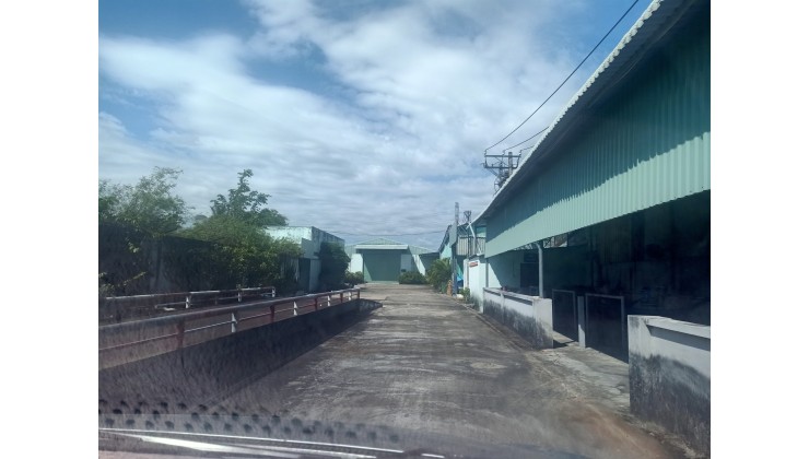 Bán xưởng sản xuất nệm 7272m2 mặt tiền Quốc Lộ 1A gần nhà máy nước Lavie