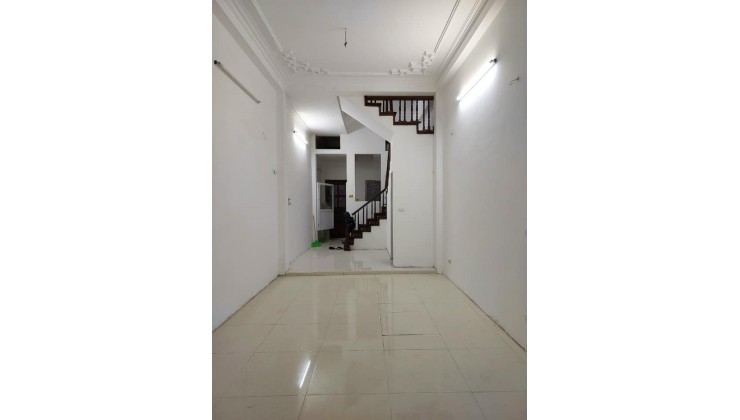 Cho thuê cửa hàng đường Tứ Hiệp, Chợ Văn Điển, 45m2, 2 tầng, chỉ 10tr/tháng