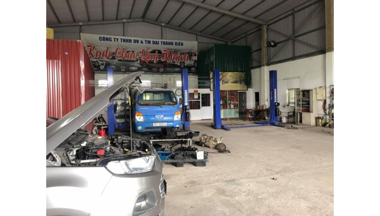 CẦN TIỀN BÁN GẤP GARAGE XE Ô TÔ MẶT TIỀN RẤT ĐẸP ĐƯỜNG TRẦN XUÂN SOẠN QUẬN 7.