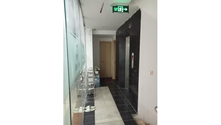 Cho thuê tòa văn phòng phố Thái Hà , Đống Đa, 70m2, thông sàn, 12tr/ tháng.