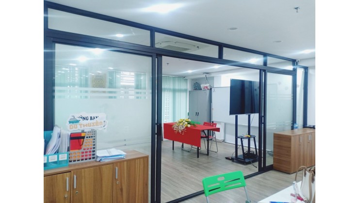 Cho thuê tòa văn phòng phố Thái Hà , Đống Đa, 70m2, thông sàn, 12tr/ tháng.