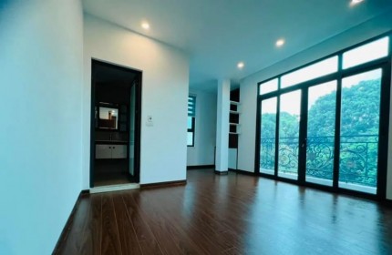 BÁN NHÀ PHẠM VĂN ĐỒNG 50M2- THANG MÁY VÙ VÙ- 30M Ô TÔ TRÁNH. 5 TỶ