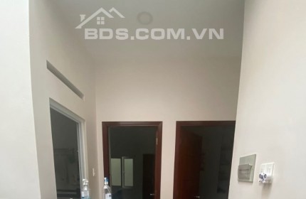 Nhà nở hậu đẹp đón tết, xe hơi đỗ cửa, đối diện gigamall giá chỉ 5 tỷ8