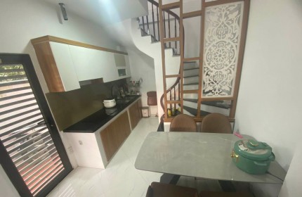 CHO THUÊ NHÀ mặt đường Đặng Dung, phường Quán Thánh, quận Ba Đình, Hà Nội. 13 triệu/tháng