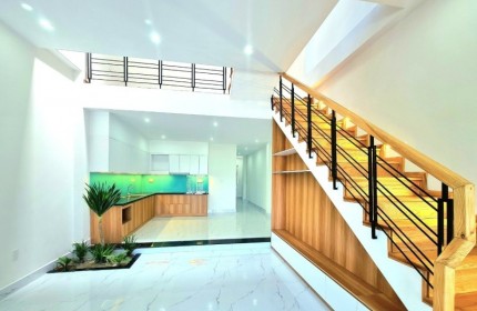 Chỉ 4,1 tỷ có ngay MT Đô Đốc Tuyết, Hòa Xuân. 98m2 đẹp lung linh. KC sẵn ở trước Tết.